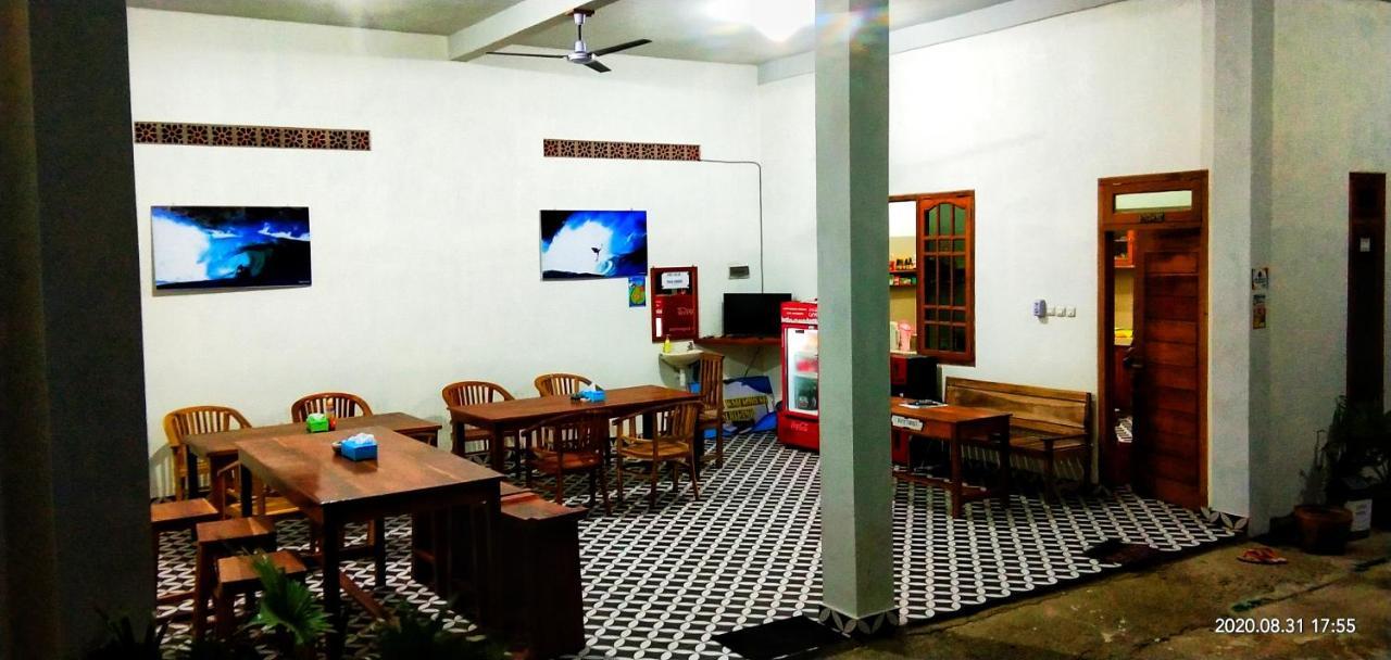 Arrys Watukarung Surfcamp Hotel Kalak Bagian luar foto