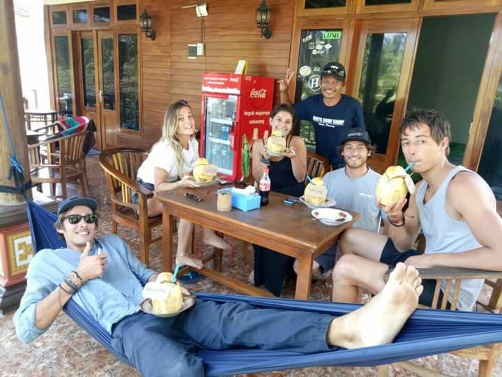 Arrys Watukarung Surfcamp Hotel Kalak Bagian luar foto