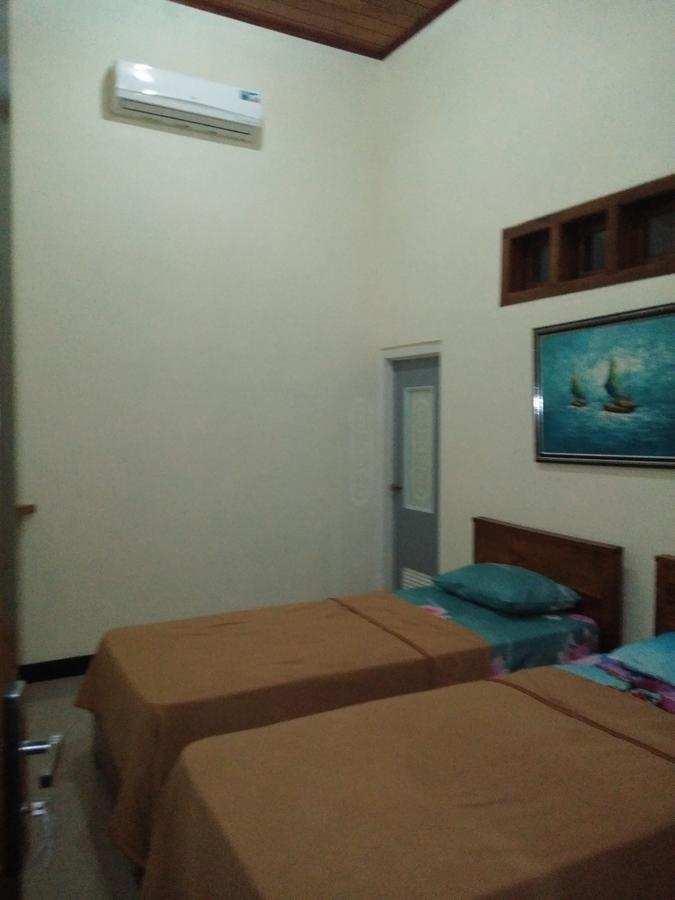 Arrys Watukarung Surfcamp Hotel Kalak Bagian luar foto