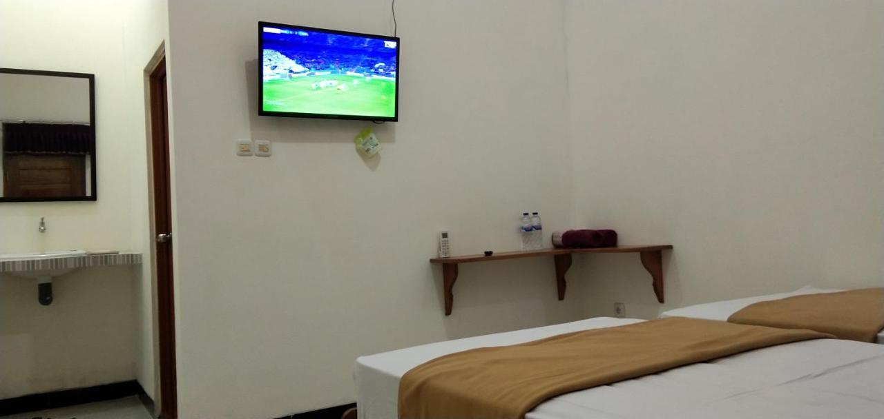 Arrys Watukarung Surfcamp Hotel Kalak Bagian luar foto