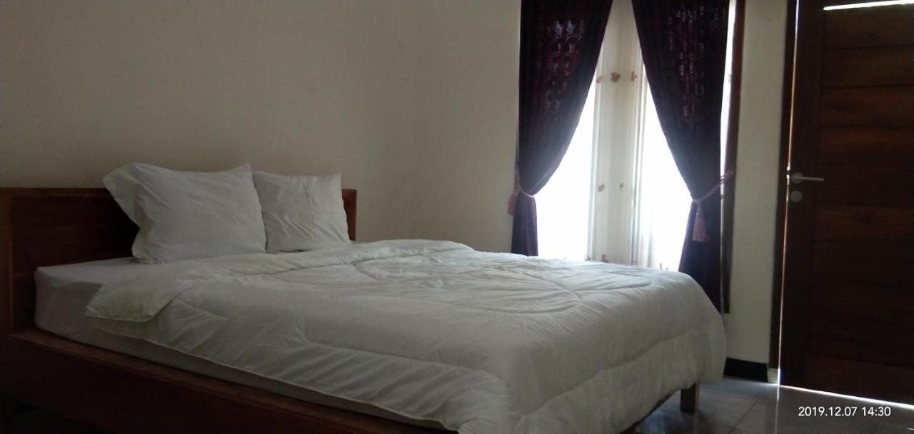 Arrys Watukarung Surfcamp Hotel Kalak Bagian luar foto