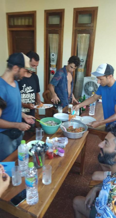 Arrys Watukarung Surfcamp Hotel Kalak Bagian luar foto
