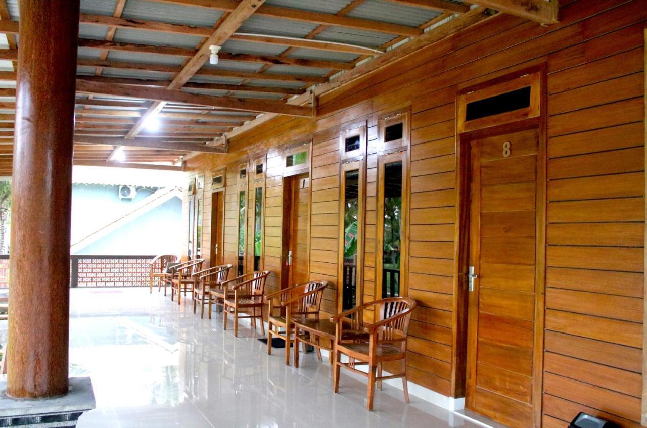 Arrys Watukarung Surfcamp Hotel Kalak Bagian luar foto