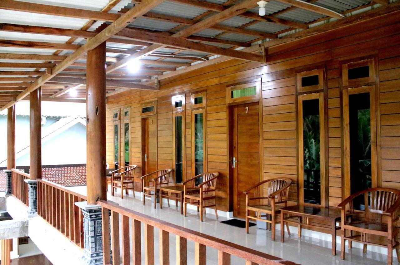 Arrys Watukarung Surfcamp Hotel Kalak Bagian luar foto