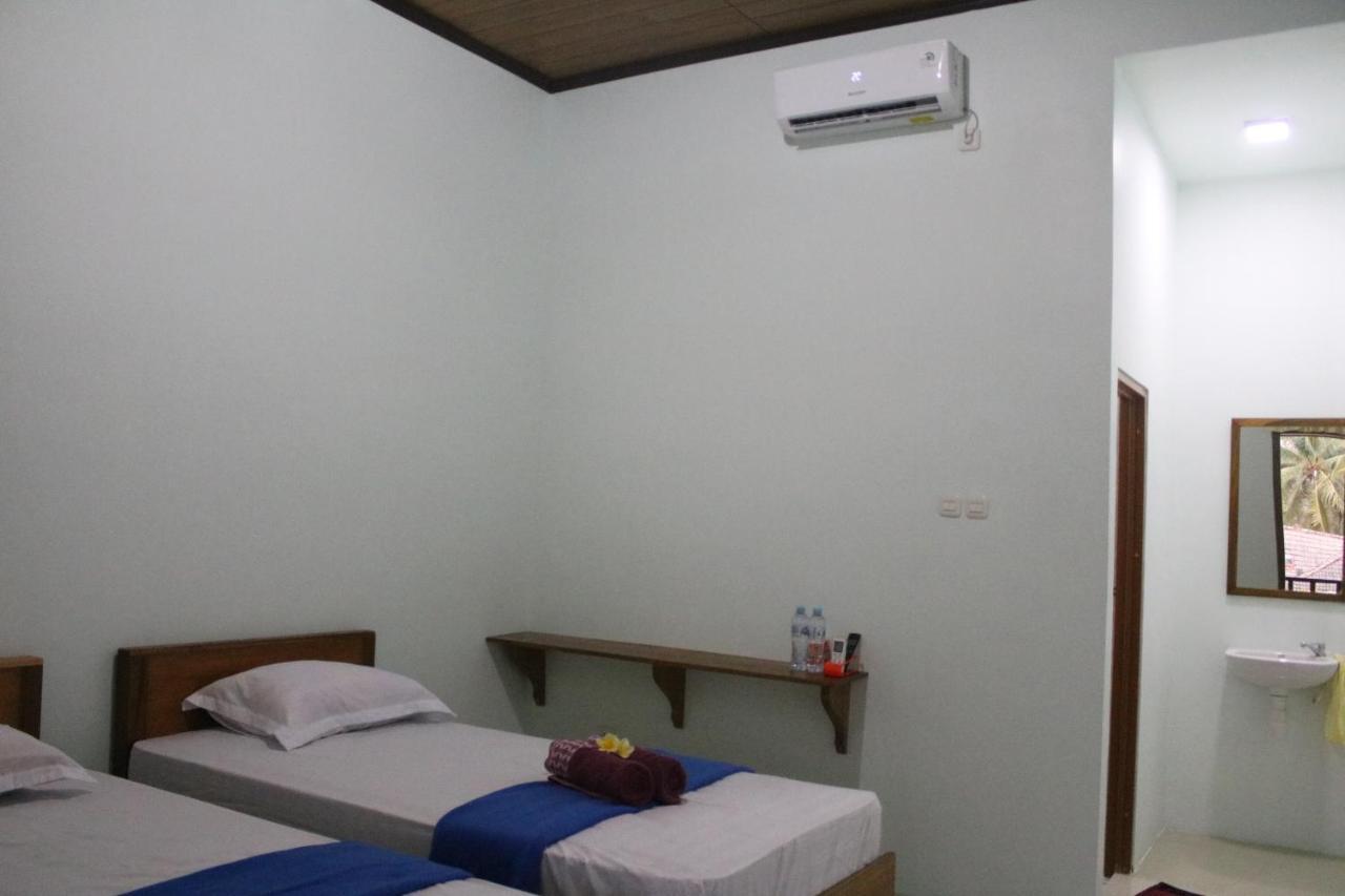 Arrys Watukarung Surfcamp Hotel Kalak Bagian luar foto