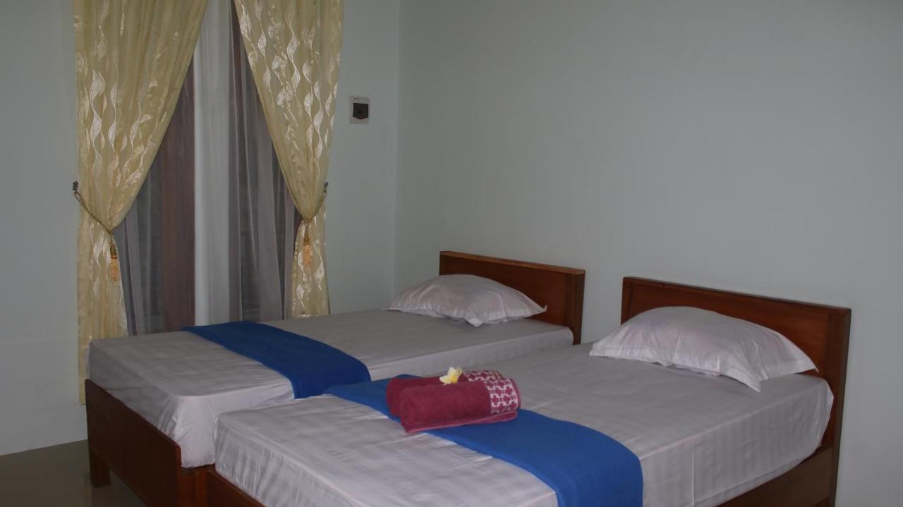 Arrys Watukarung Surfcamp Hotel Kalak Bagian luar foto
